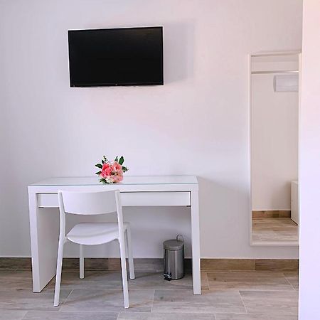 Hostal El Castillo Alcala De Guadaira Ngoại thất bức ảnh