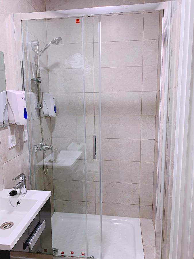Hostal El Castillo Alcala De Guadaira Ngoại thất bức ảnh