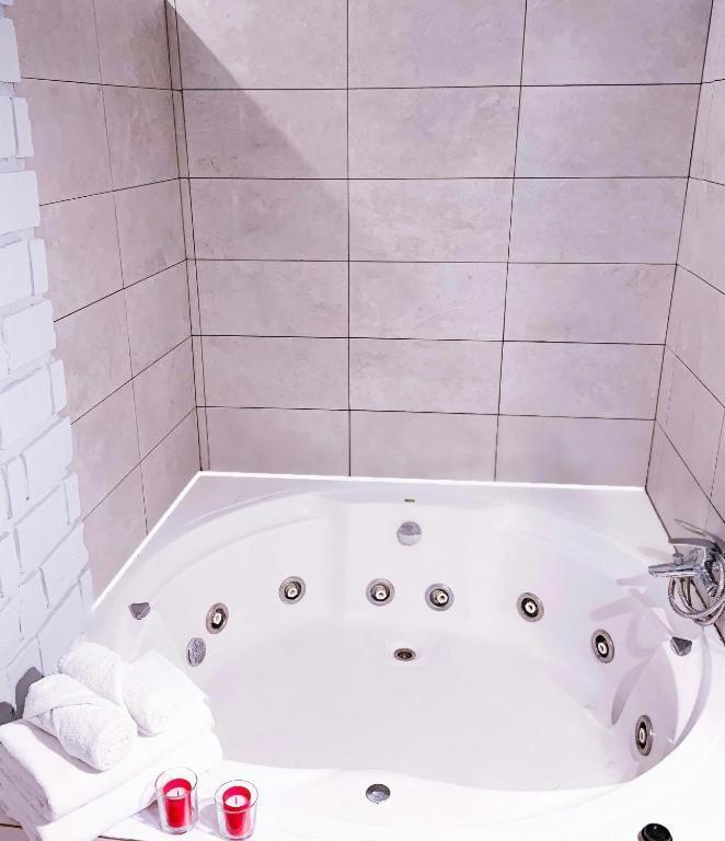 Hostal El Castillo Alcala De Guadaira Ngoại thất bức ảnh